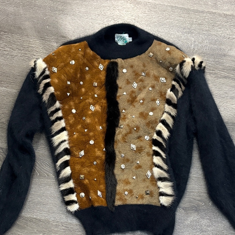 Chic Black and Brown Patterned Sweater